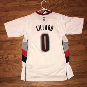 ADIDAS Swingman Damian Lillard Sleeved Jersey MED NWT ADIDAS Swingman Damian Lillard Sleeved Jersey MED NWT